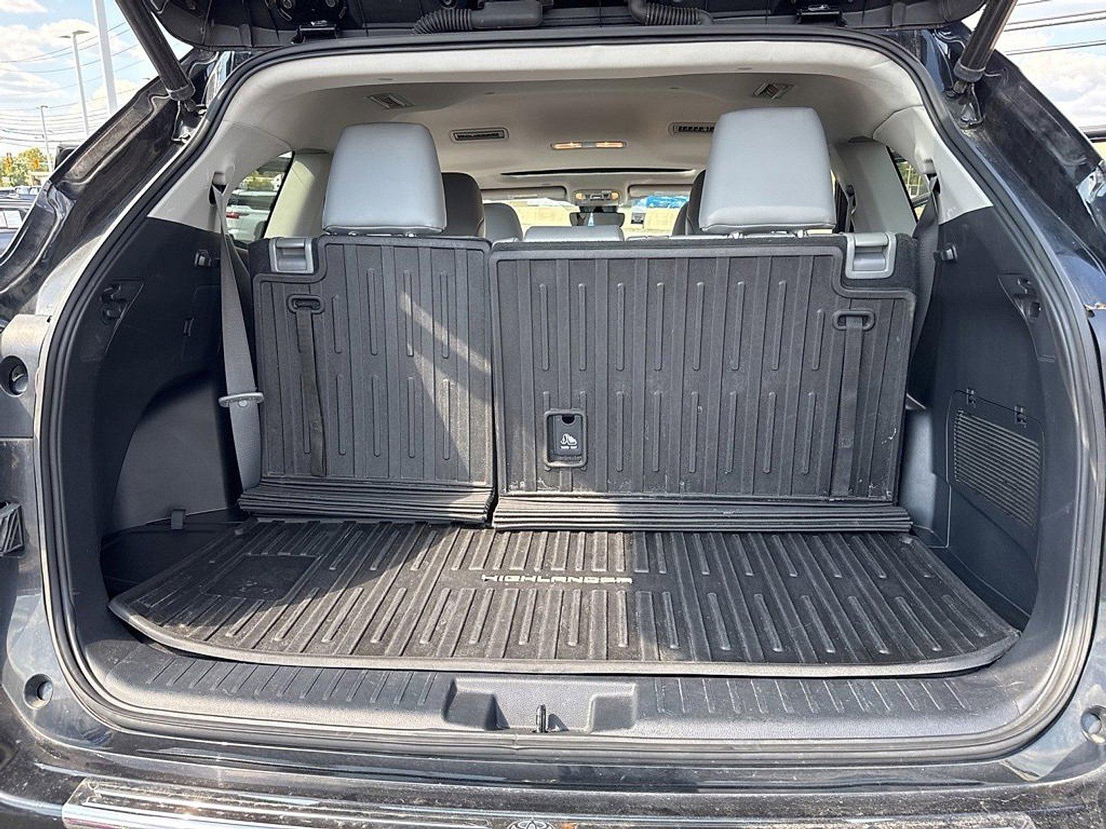2022 Toyota Highlander Vehicle Photo in Harrisburg, PA 17111