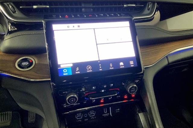 2023 Jeep Grand Cherokee Vehicle Photo in Kansas City, MO 64114