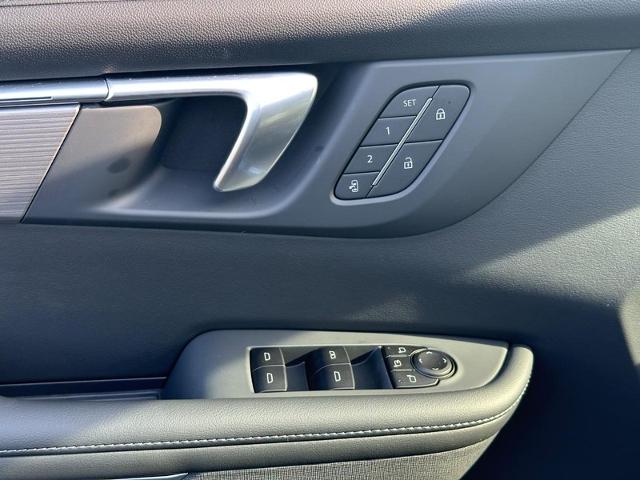 2026 Buick Enclave Vehicle Photo in COLUMBIA, MO 65203-3903