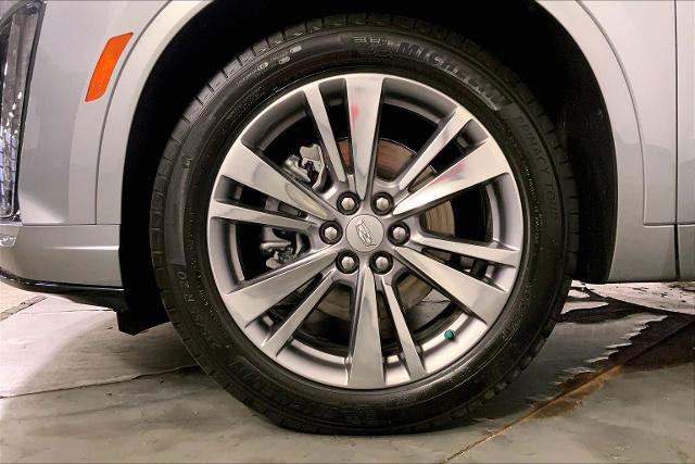 2025 Cadillac XT6 Vehicle Photo in INDEPENDENCE, MO 64055-1314
