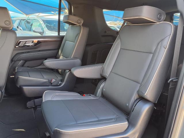 2025 Chevrolet Suburban Vehicle Photo in Denton, TX 76205