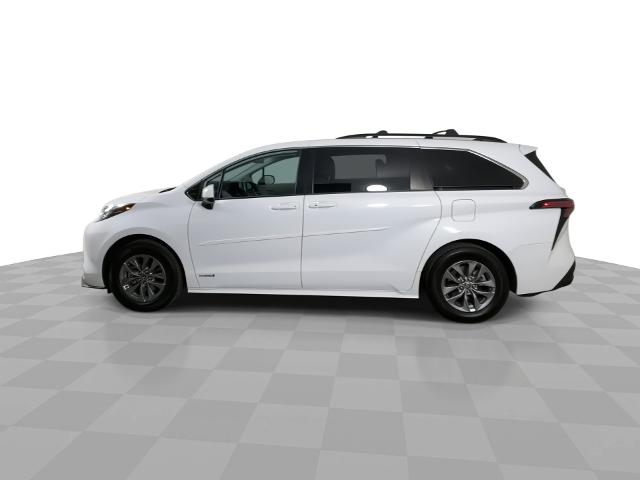 2021 Toyota Sienna Vehicle Photo in GILBERT, AZ 85297-0402