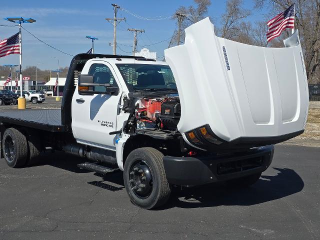 2024 Chevrolet Silverado Chassis Cab Vehicle Photo in INDEPENDENCE, MO 64055-1314