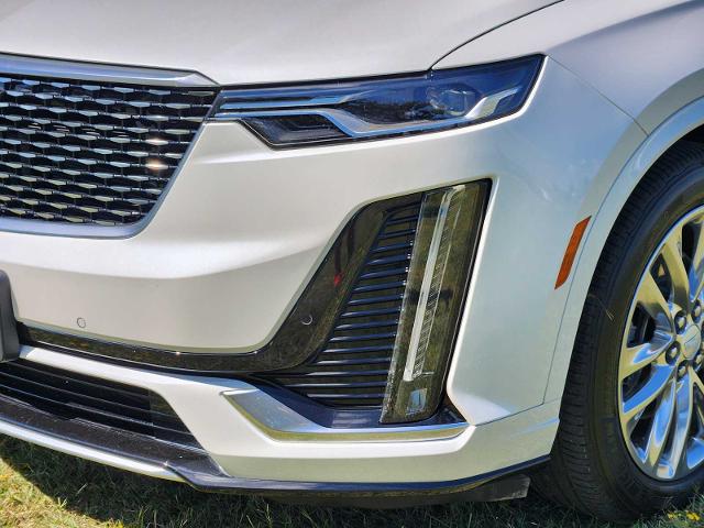 2023 Cadillac XT6 Vehicle Photo in DENTON, TX 76210-9321