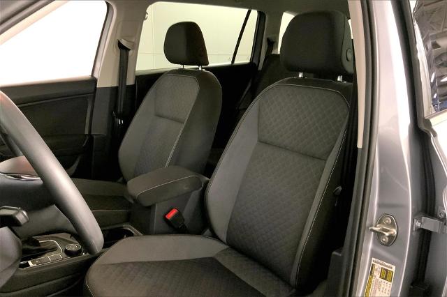 2021 Volkswagen Tiguan Vehicle Photo in Lees Summit, MO 64086
