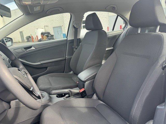 2016 Volkswagen Jetta Sedan Vehicle Photo in Mechanicsburg, PA 17050-1707