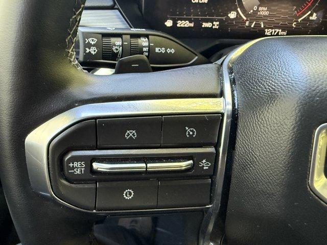 2025 GMC Acadia Vehicle Photo in LEOMINSTER, MA 01453-2952