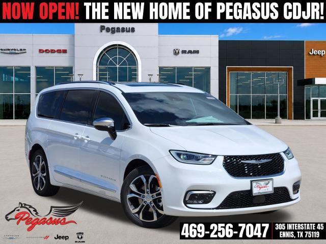 2026 Chrysler Pacifica Vehicle Photo in Ennis, TX 75119-5114