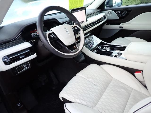 2023 Lincoln Aviator Vehicle Photo in ZELIENOPLE, PA 16063-2910