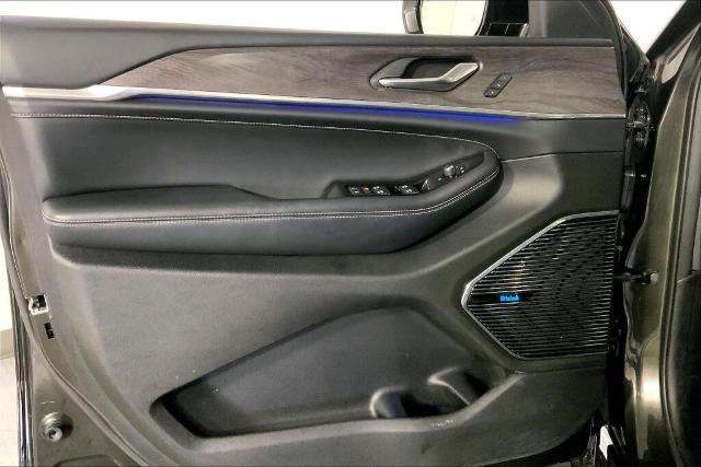 2022 Jeep Grand Cherokee L Vehicle Photo in Kansas City, MO 64114