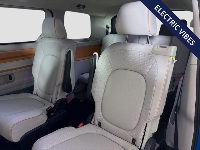 2025 Volkswagen ID. Buzz Vehicle Photo in Puyallup, WA 98371