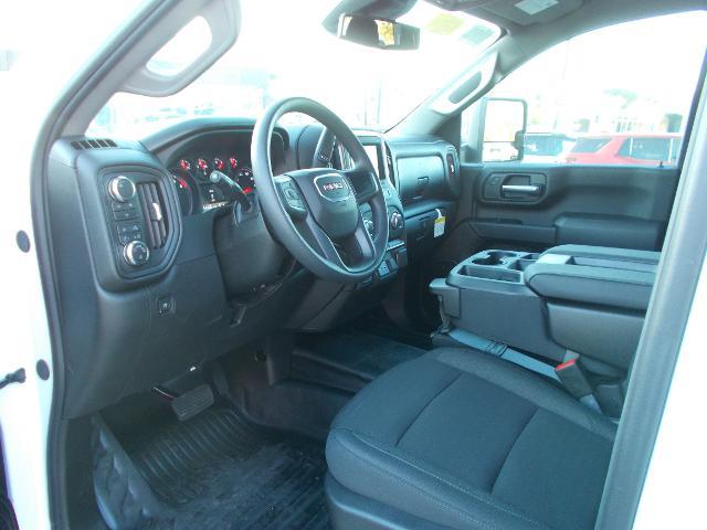 2025 GMC Sierra 2500 HD Vehicle Photo in LOWELL, MA 01852-4336