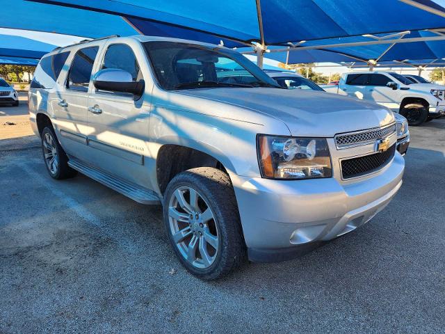 2013 Chevrolet Suburban Vehicle Photo in DENTON, TX 76210-9321