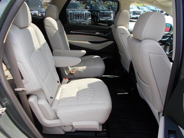 2022 Buick Enclave Vehicle Photo in LOWELL, MA 01852-4336