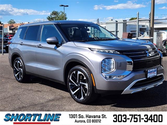 2024 Mitsubishi Outlander Vehicle Photo in AURORA, CO 80012-4011