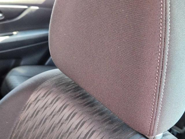 2018 Nissan Rogue Vehicle Photo in DENTON, TX 76210-9321