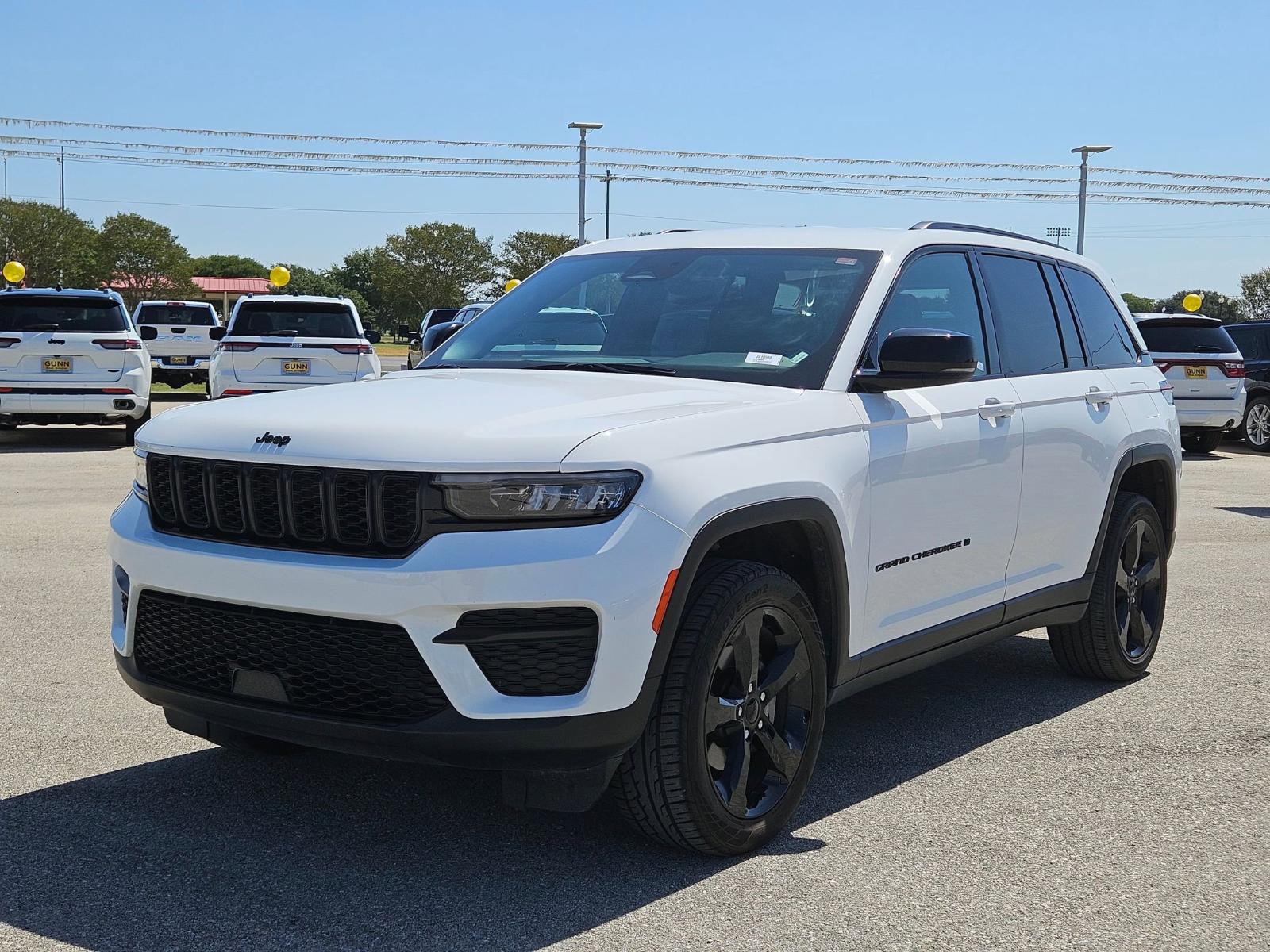 2023 Jeep Grand Cherokee Vehicle Photo in Seguin, TX 78155