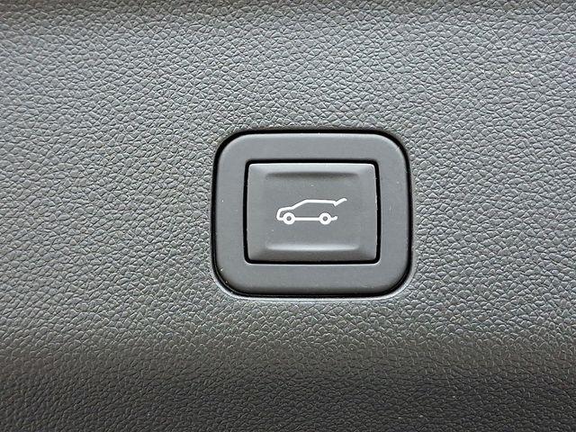 2025 GMC Yukon XL Vehicle Photo in DANBURY, CT 06810-5034