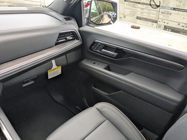 2025 Chevrolet Suburban Vehicle Photo in BRUNSWICK, GA 31525-1881