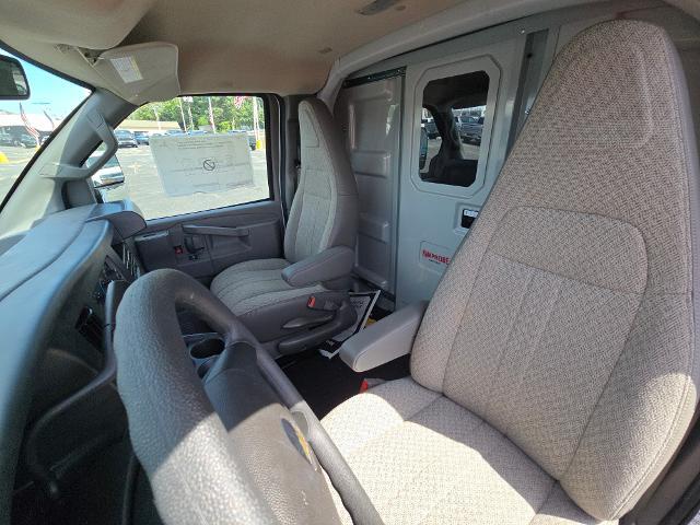 2025 Chevrolet Express Commercial Cutaway Vehicle Photo in INDEPENDENCE, MO 64055-1314