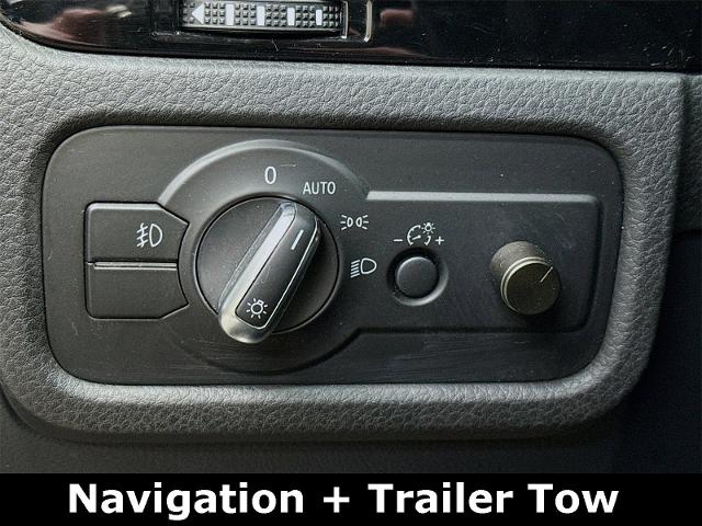 2017 Volkswagen Touareg Vehicle Photo in EVERETT, WA 98203-5662