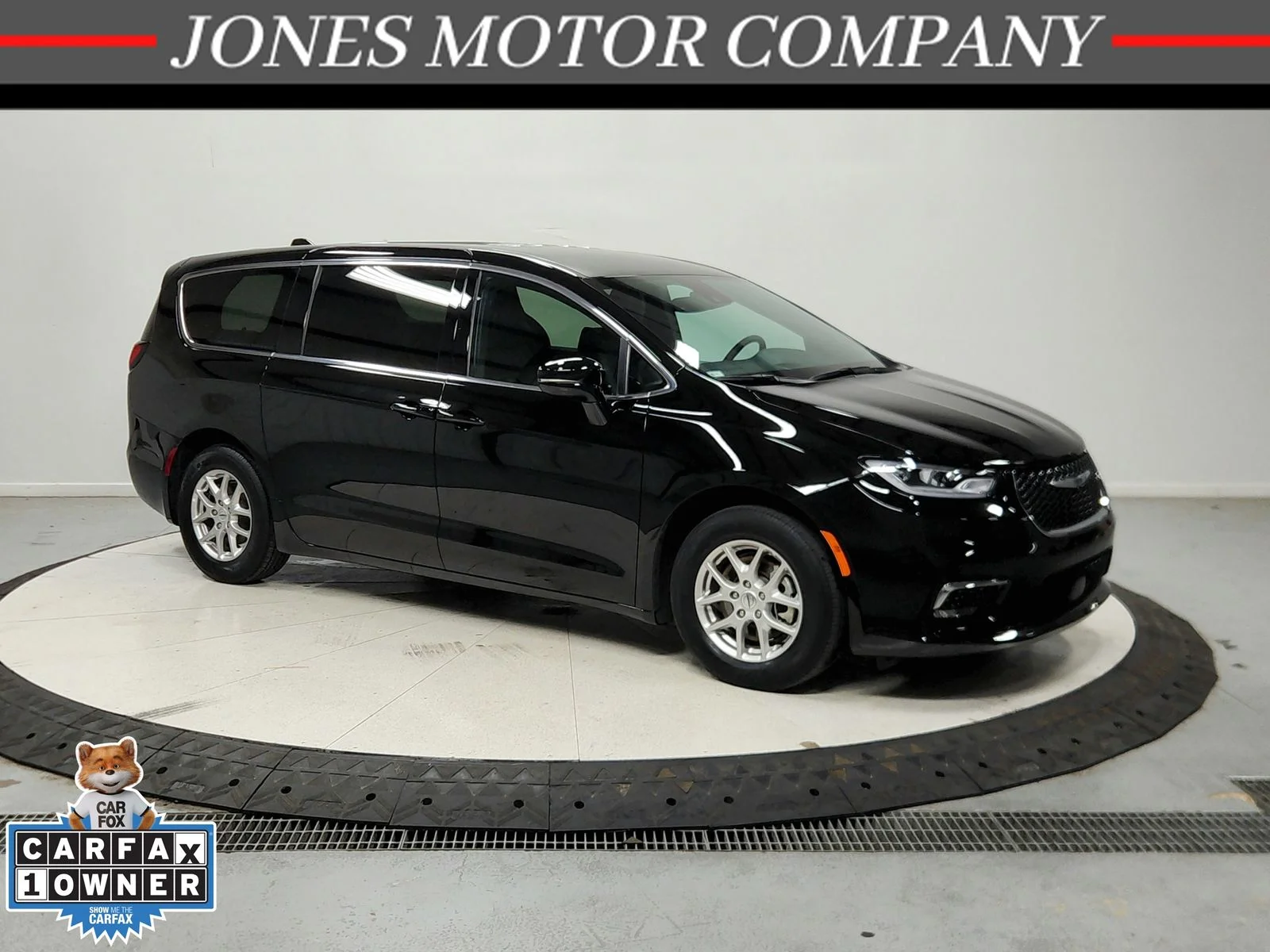 2025 Chrysler Pacifica Vehicle Photo in Savannah, TN 38372