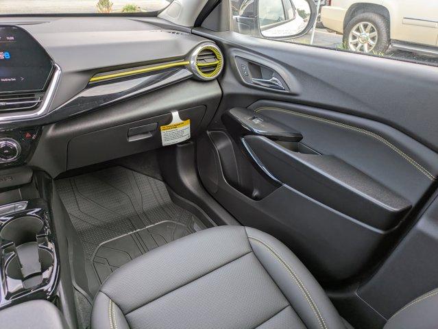 2025 Chevrolet Trax Vehicle Photo in BRUNSWICK, GA 31525-1881