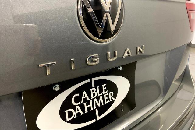 2024 Volkswagen Tiguan Vehicle Photo in KANSAS CITY, MO 64114-4545