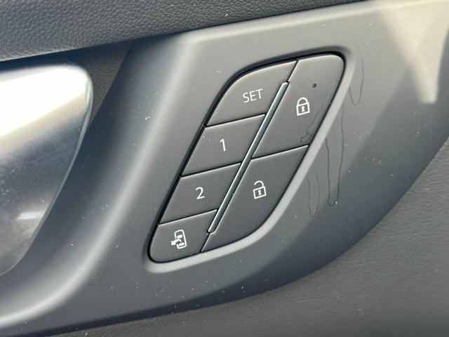 2025 Buick Enclave Vehicle Photo in COLUMBIA, MO 65203-3903