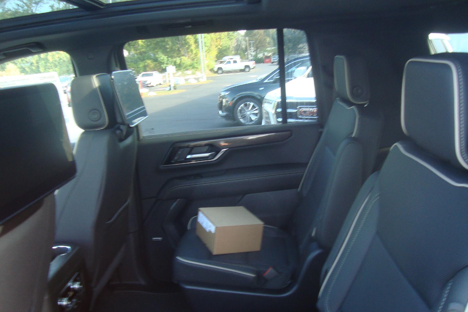 2026 GMC Yukon XL Vehicle Photo in PORTSMOUTH, NH 03801-4196