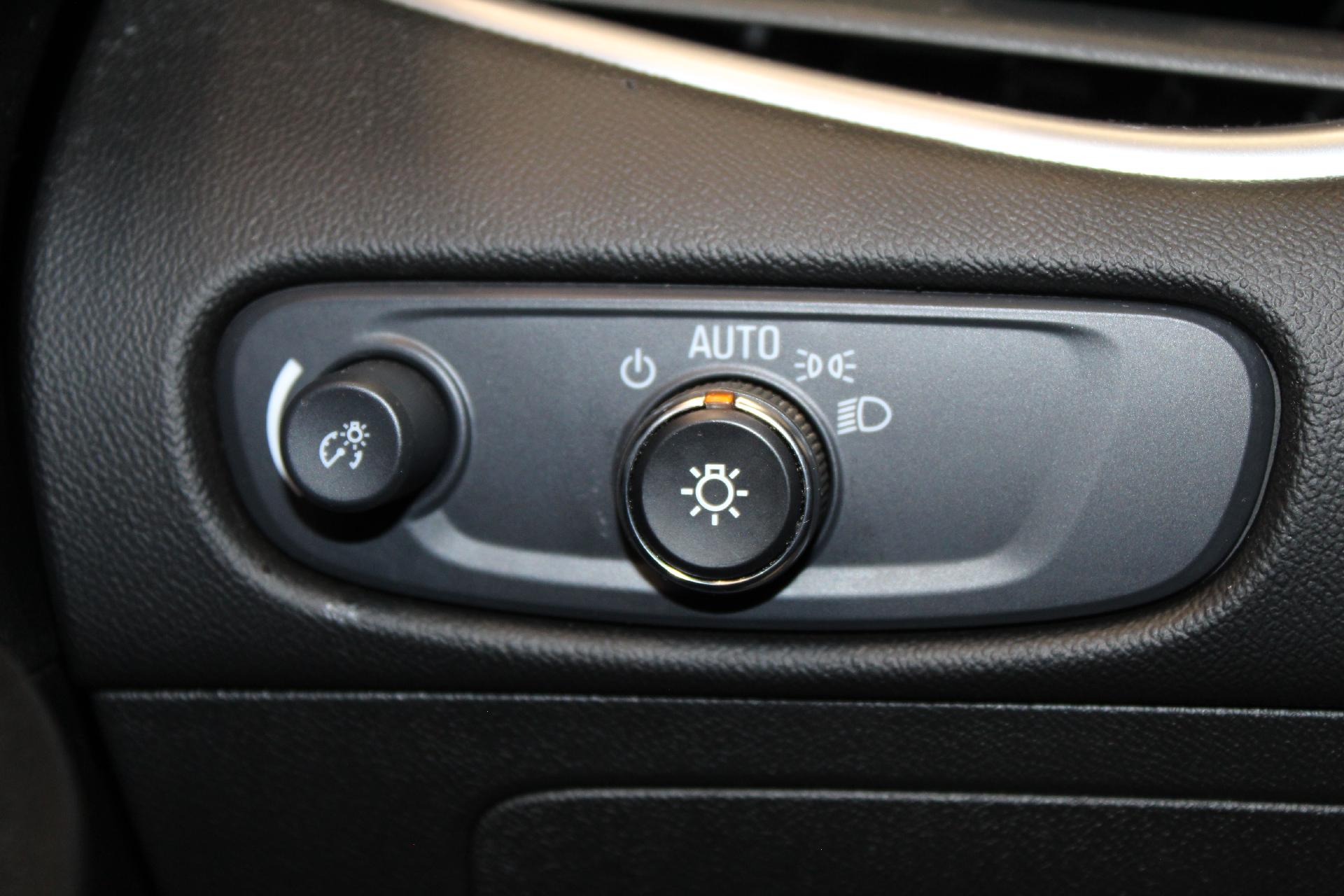 2025 Chevrolet Malibu Vehicle Photo in NORTHAMPTON, MA 01060-1120