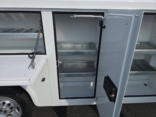 2025 Chevrolet Express Commercial Cutaway Vehicle Photo in INDEPENDENCE, MO 64055-1314