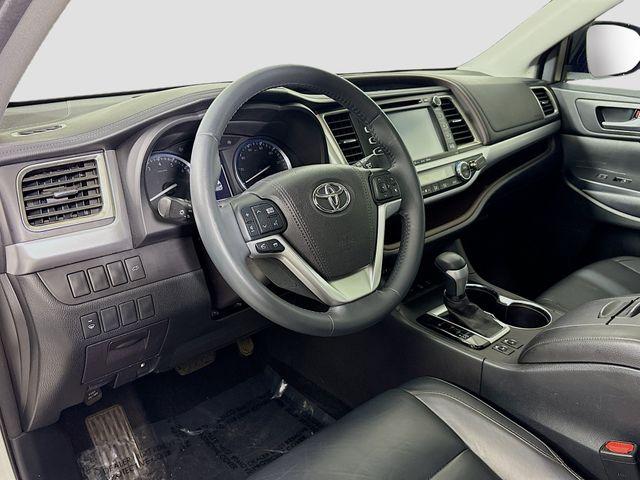 2016 Toyota Highlander Vehicle Photo in Puyallup, WA 98371