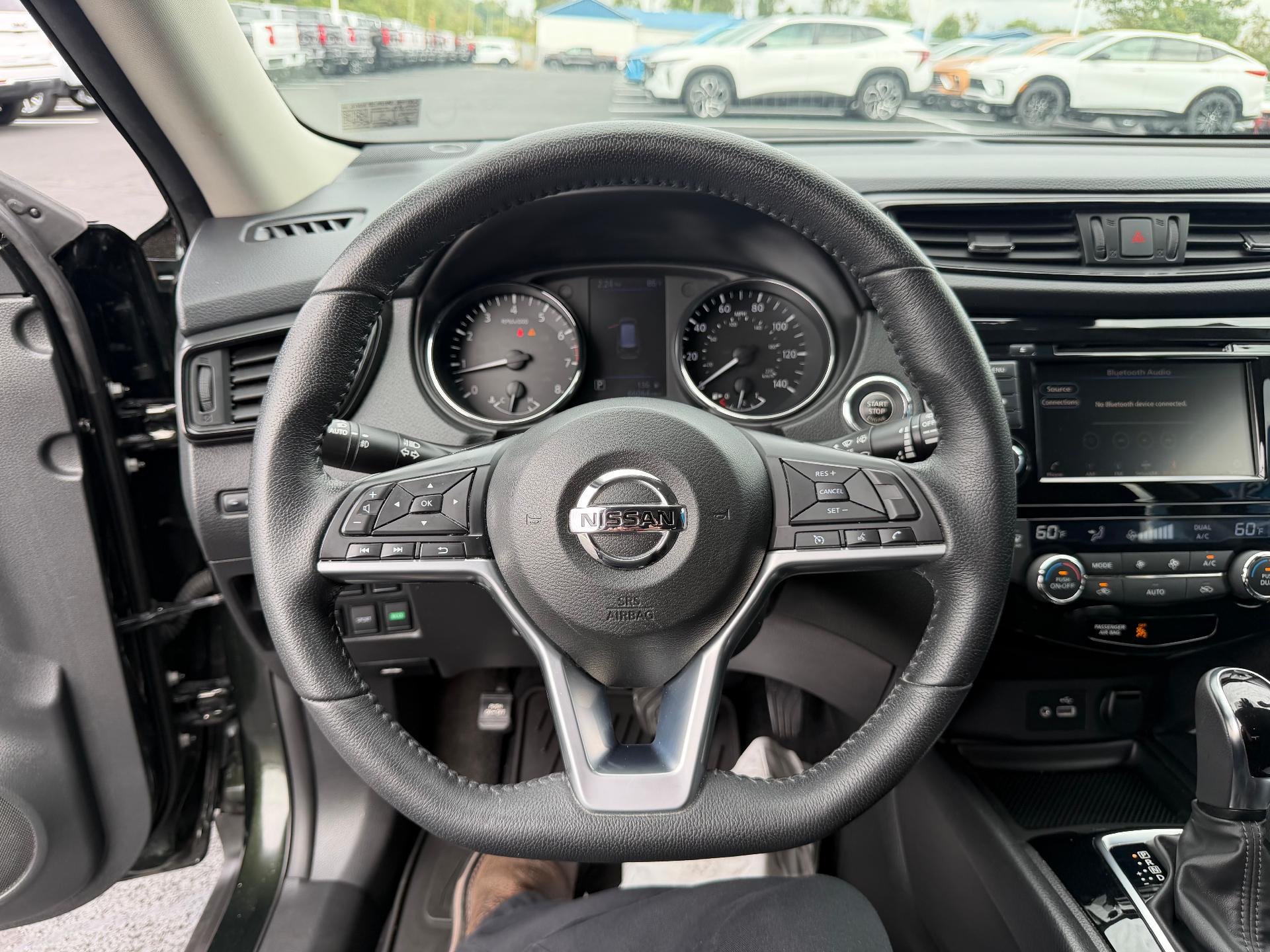 2019 Nissan Rogue photo 21 of 36