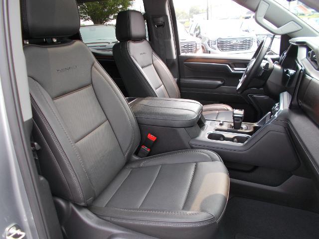 2024 GMC Sierra 1500 Vehicle Photo in LOWELL, MA 01852-4336