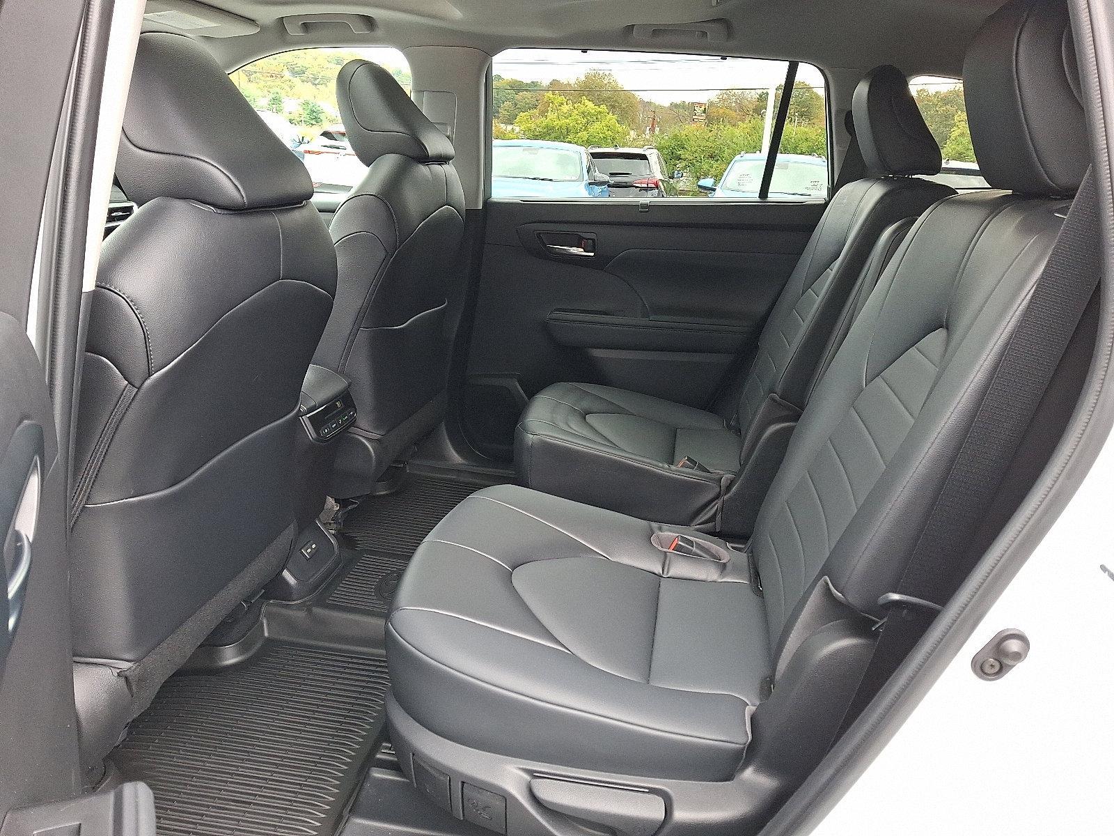 2022 Toyota Highlander Vehicle Photo in BETHLEHEM, PA 18017-9401