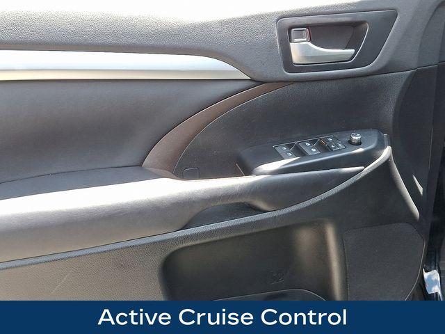 2019 Toyota Highlander Vehicle Photo in DANBURY, CT 06810-5034