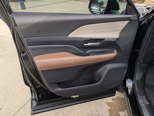 2024 Toyota Grand Highlander Vehicle Photo in SELMA, TX 78154-1459