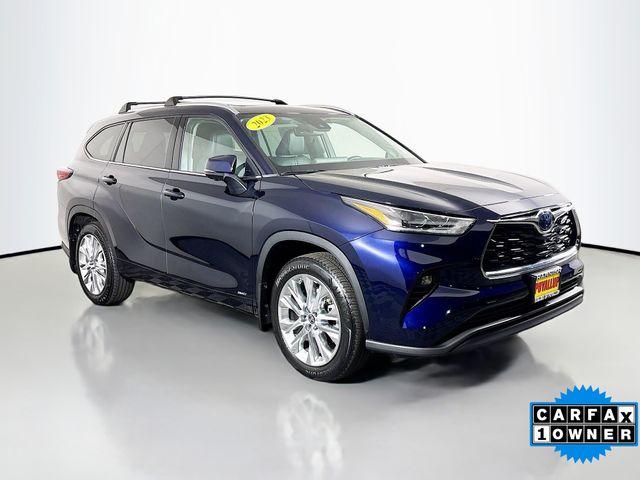 2023 Toyota Highlander Vehicle Photo in Puyallup, WA 98371