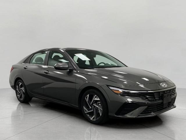 2025 Hyundai ELANTRA Vehicle Photo in Neenah, WI 54956