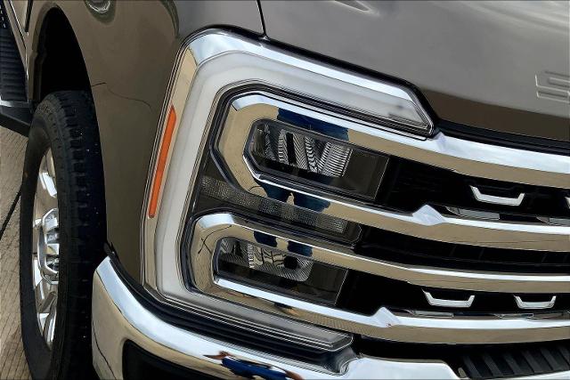 2023 Ford Super Duty F-250 SRW Vehicle Photo in TOPEKA, KS 66609-0000