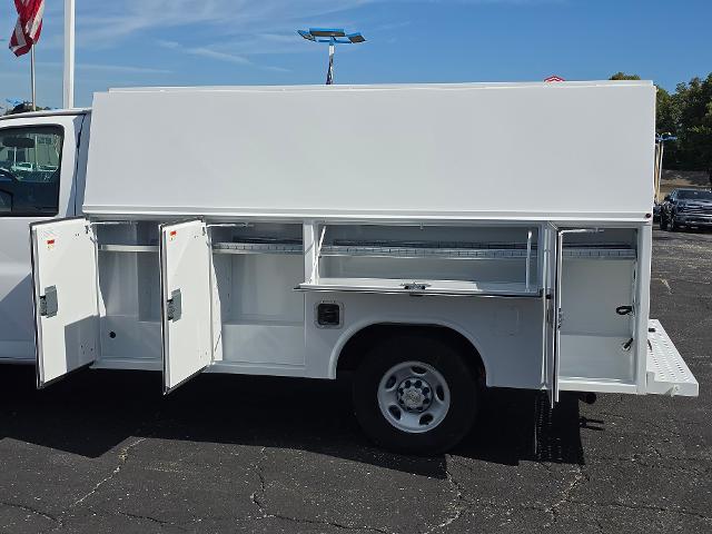 2025 Chevrolet Express Commercial Cutaway Vehicle Photo in INDEPENDENCE, MO 64055-1314