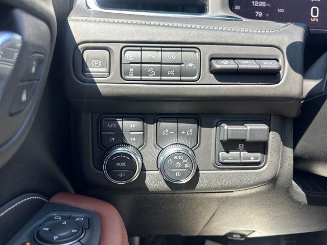 2023 GMC Yukon XL Vehicle Photo in Pleasant Hills, PA 15236