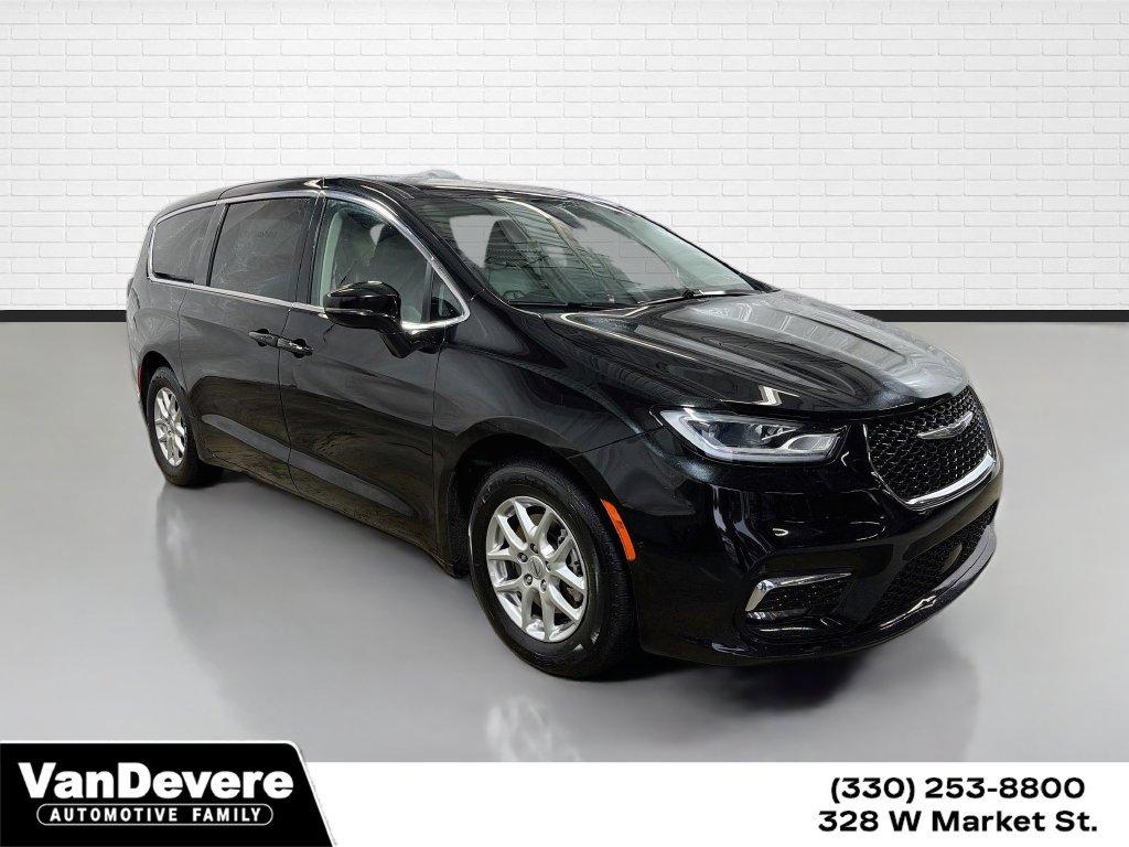 2024 Chrysler Pacifica Vehicle Photo in AKRON, OH 44303-2185