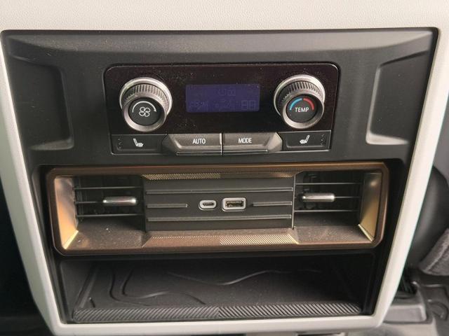 2024 GMC HUMMER EV SUV Vehicle Photo in COLUMBIA, MO 65203-3903
