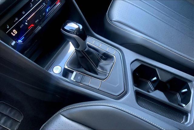 2024 Volkswagen Tiguan Vehicle Photo in KANSAS CITY, MO 64114-4545
