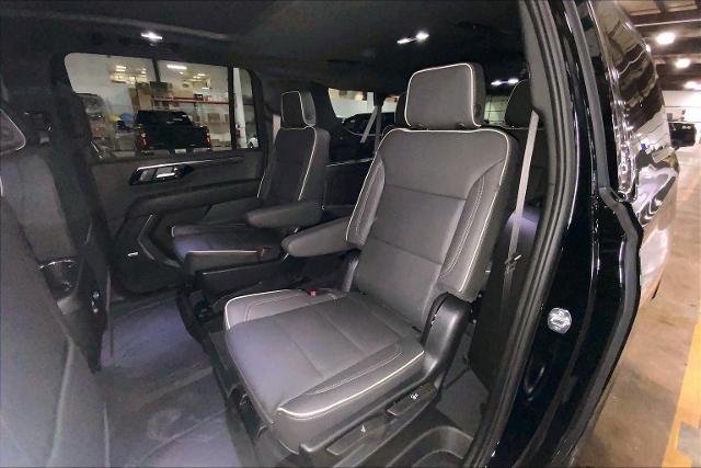 2025 Chevrolet Suburban Vehicle Photo in KANSAS CITY, MO 64114-4502