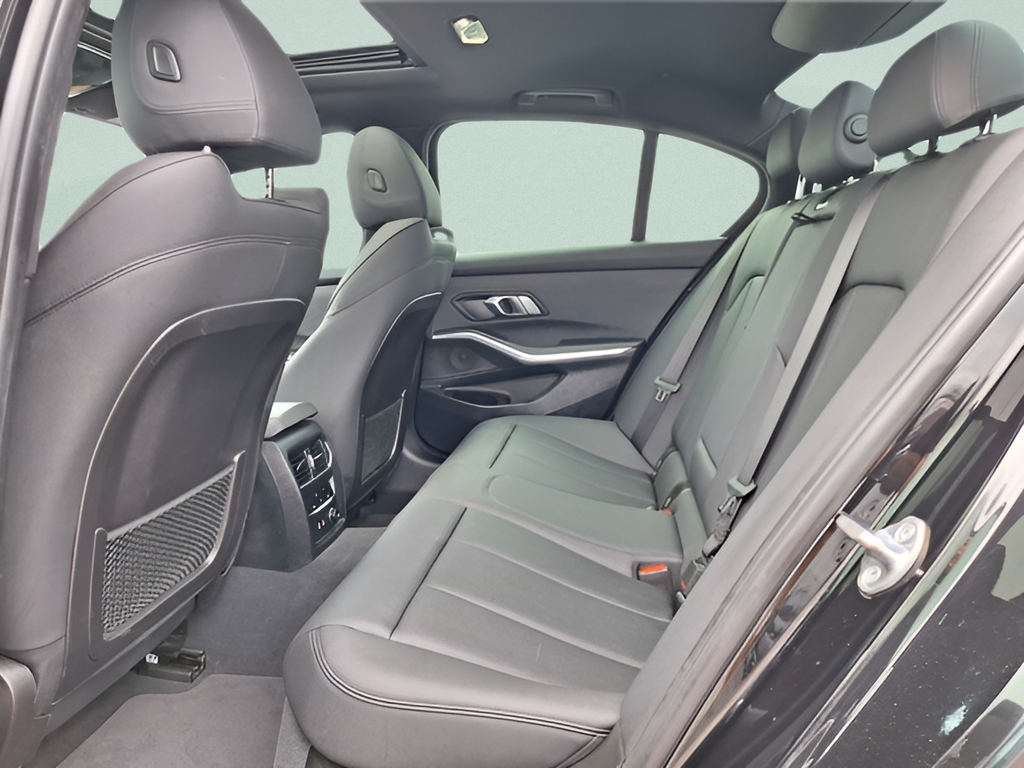 2020 BMW 3 Series 330i - 9