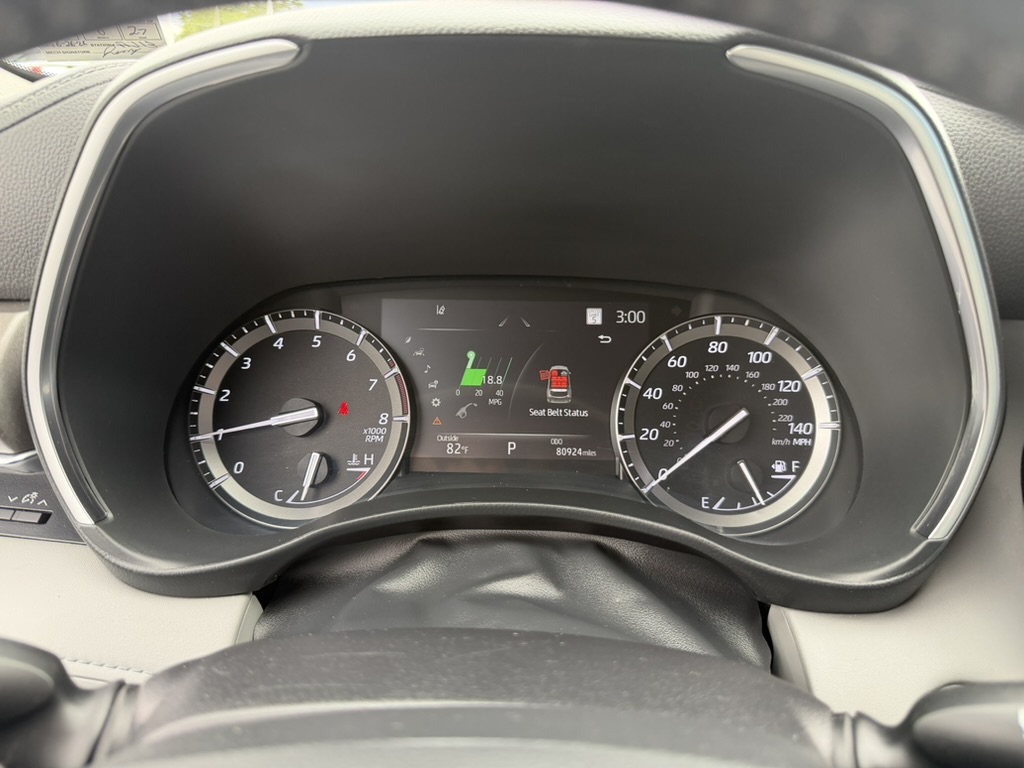 2021 Toyota Highlander photo 22 of 38