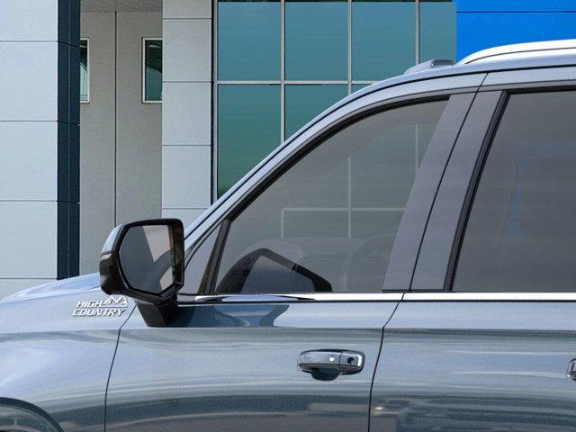2025 Chevrolet Suburban Vehicle Photo in SELMA, TX 78154-1460